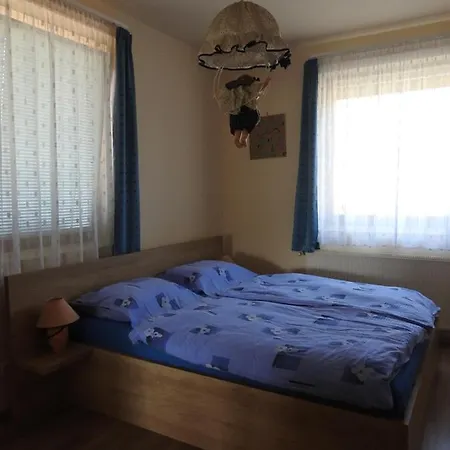 Petra Apartmanhaz דירה *