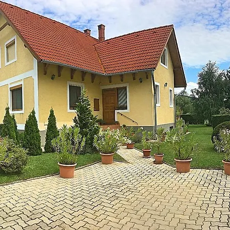 דירה Petra Apartmanhaz *